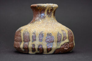 Small vase, rivulet formation