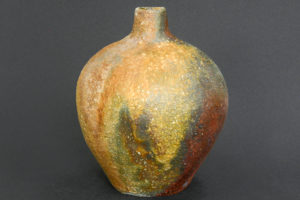 Globe vase (tsubo)